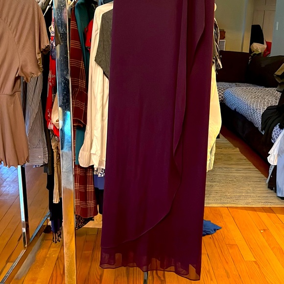 Gorgeous floor length purple flowing evening prom dress - Picture 3 of 6